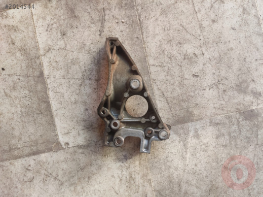 Peugeot 301 motor kulağı 1.6 çıkma