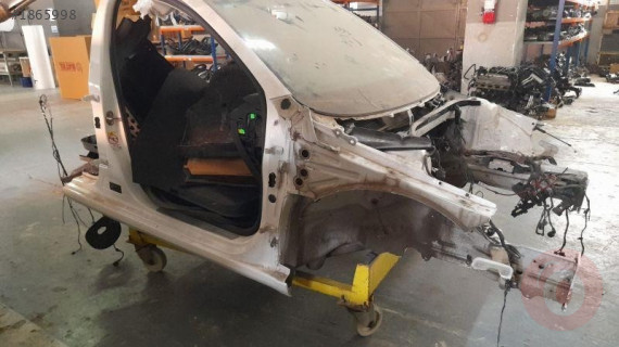 SKODA OCTAVİA 2013 2019 SAĞ ÖN ŞASE VE MARŞPİYEL 5E0810126A