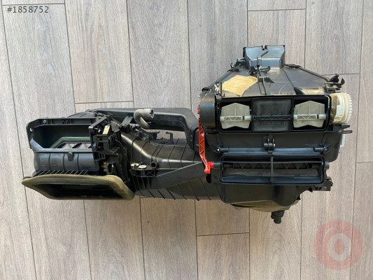 Kalorifer Kazanı-Kutusu VW Jetta Golf 2005-2011 1K1820353C