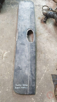 Kango tek kapı bagaj plastiği çıkma