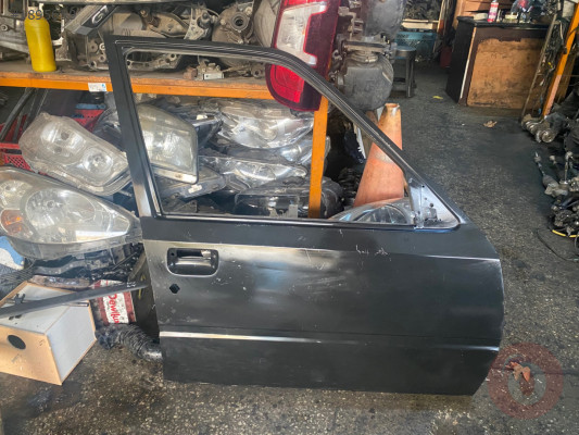 Peugeot 205 sağ ön kapı çıkma