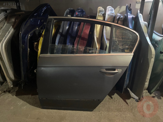 Passat B6 Sol Arka Kapı Hatasız Orijinal Çıkma