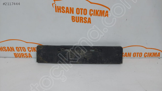 Toyota Auris ön tampon plakalık alt plastiği 5211402150