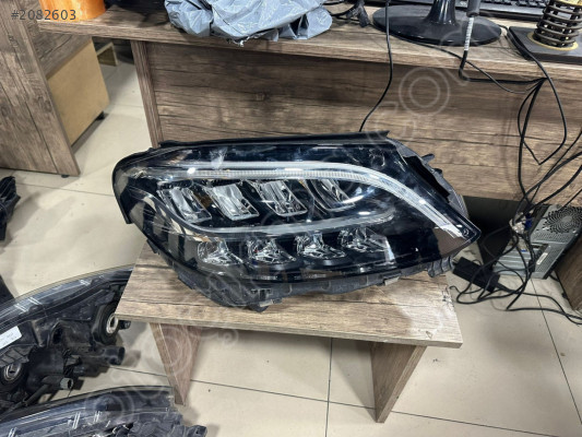 MERCEDES W205 ORJİNAL HATASIZ SÖKME FULL LED SAĞ ÖN FAR