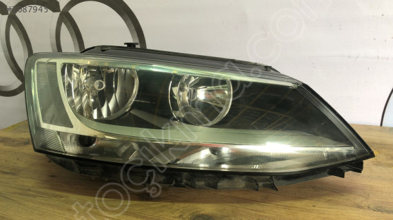 VOLKSWAGEN JETTA ORJINAL ÇIKMA SAĞ FAR