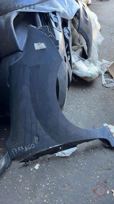 RENAULT  KANGO 2015- SAĞ ÖN ÇAMURLUK ÇELİKLER OTO ÇIKMA