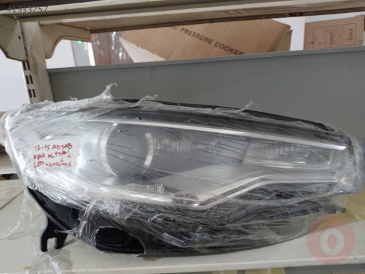 AUDİ A6 ALTTAN LED SAĞ FAR CAM GEÇME 12-15 4G0941006