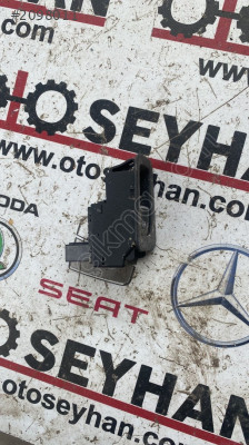 5H0868345 vw golf 8 sağ arka kapı cam düğmesi