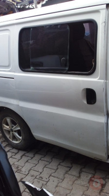 hyundai starex sağ orta kapı dolu