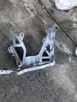 MERCEDES W205 FAR BRAKETİ