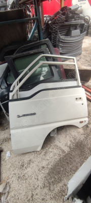 MİTSUBİSHİ L300 SOL ÖN KAPI