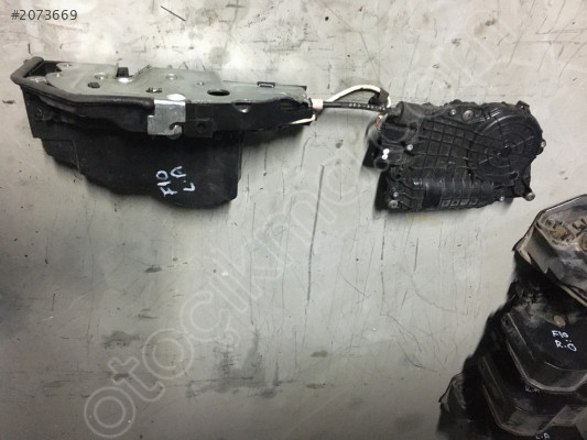Bmw f10 sol arka vakumlu kapı kilidi