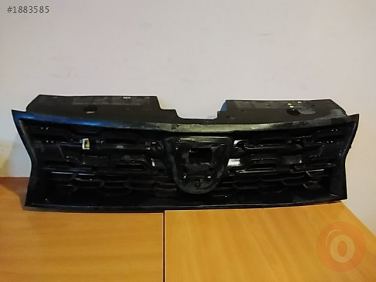 Dacia duster 13 sonrası ön panjur çıkma orj 623100838R