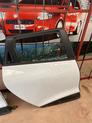 RENAULT CLIO 4 SAĞ ARKA KAPI GÜL OTO ÇIKMA PARÇA