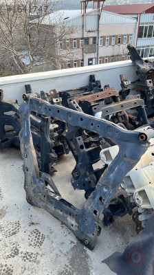 NİSSAN QASHQAİ ÇIKMA ORJİNAL MOTOR TRAVERSİ BEŞİK