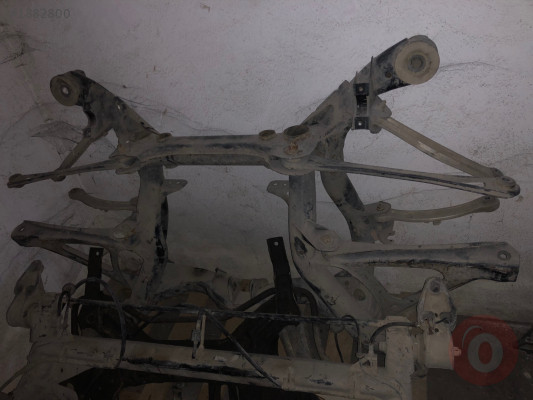 Audi Q7 arka dingil çıkma orj