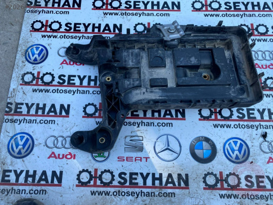 1K0915333B vw caddy golf jetta A3 leon akü yuvası tablası