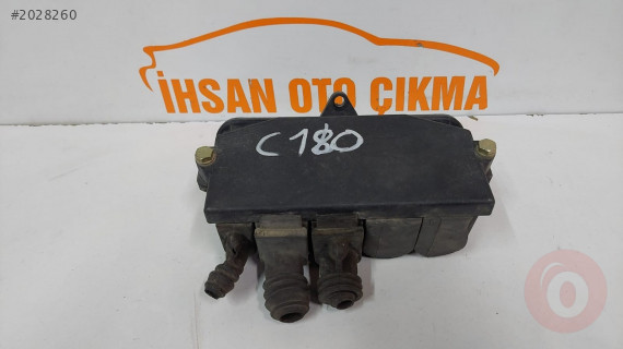 Mercedes c180 motor içi sigorta kutu muhafaza kapağı