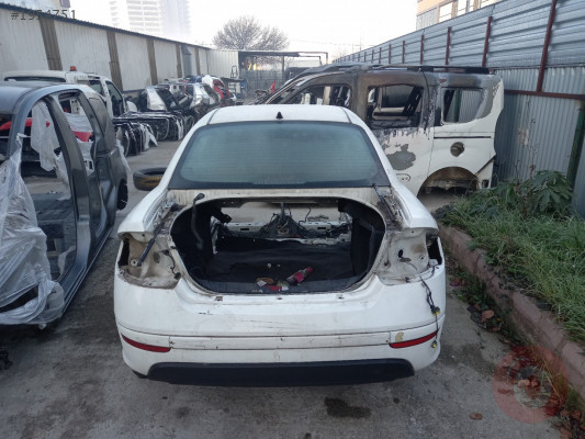 FİAT LİNEA BEYAZ KESME TAVAN