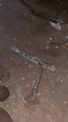peugeot 306 çıkma 1.8 sağ arka cam krikosu