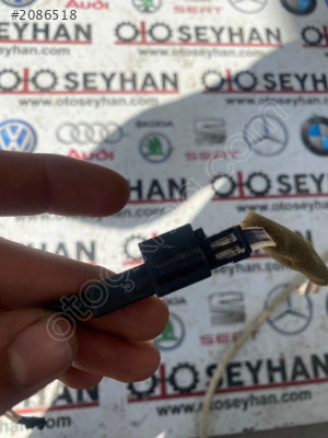 1H0973131A vw passat B7 bagaj kapağı cam rezistans soketi