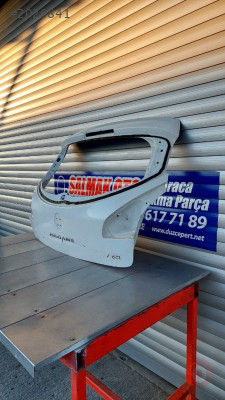 RENAULT MEGANE 3 BEYAZ ARKA BAGAJ-DÜZCE ÇIKMA