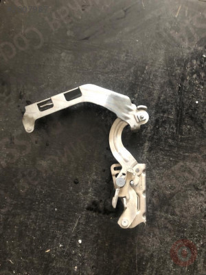 MERCEDES C W205 KAPUT MENTEŞESİ ÖN SAĞ A2058800928