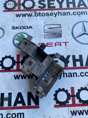 8V0907525 audi A3 2015 arka tampon iç giriş anteni tutucu