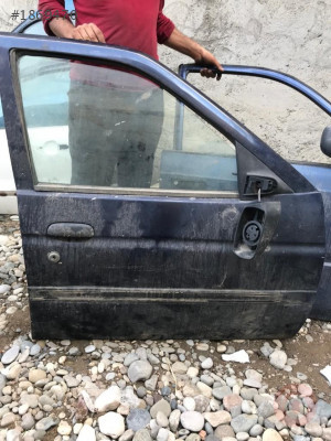 Ford Escort Sağ Ön Kapı - Dünya Oto Çıkma Adana