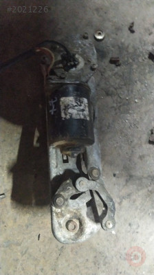 citroen zx çıkma arka silecek motoru ve frezesi