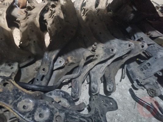 1998-2003 TOYOTA HİLÜX ÇIKMA TEMİZ MOTOR TRAVESİ
