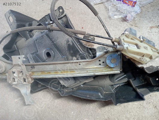 Renault Fluence sağ arka cam krikosu