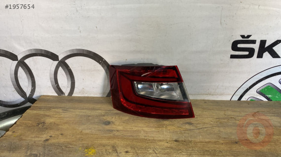 SKODA OCTAVİA YENİ KASA ÇIKMA SOL STOP LEDLİ