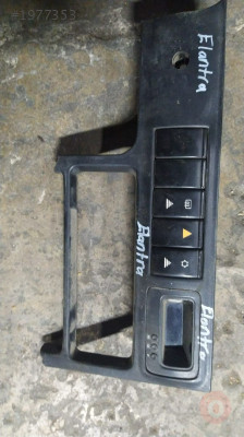 Hyundai Elantra torpido panel düğmeleri ve çerçevesi çıkma