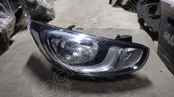 Hyundai i20 Sağ Far