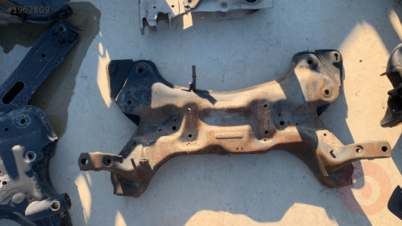 HYUNDAİ İ30 ÇIKMA ORJİNAL ARKA BEŞİK