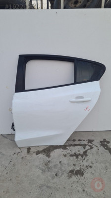 ford focus 4 çıkma orjinal sol arka kapı (son fiyat)