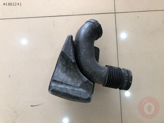 BMW F20-F33 TEMİZ HAVA BORUSU 13718601680