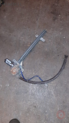 mazda 323 sedan çıkma sağ ön cam krikosu