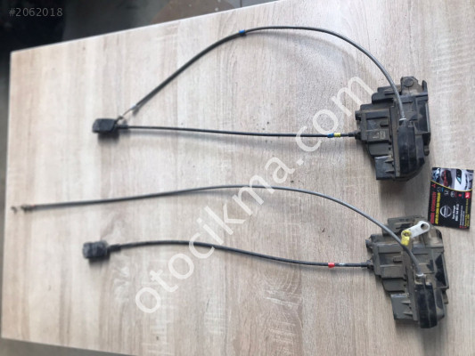 Nissan Note Sağ & Sol Ön Kapı Kilidi 05-11 ÇIKMA