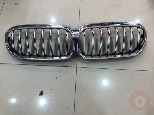 BMW 5 G30 LCİ ÖN PANJUR 511318517811