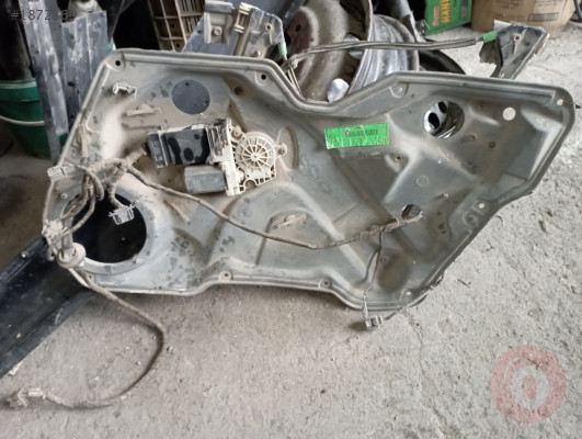 SEAT LEON 2001-2008.SAĞ ÖN CAM KRİKOSU..9776-105413-301