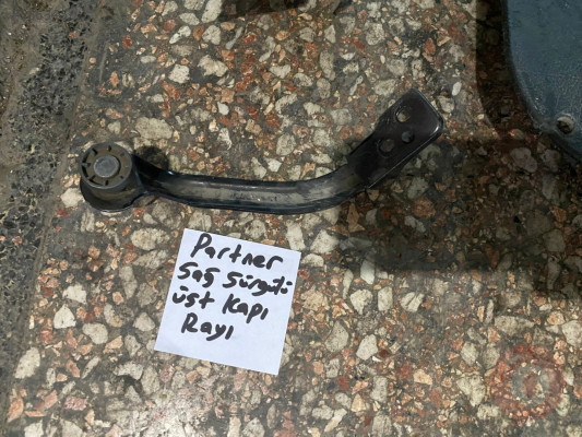 PEUGEOT PARTNER SAĞ SÜRGÜLÜ KAPI ÜST RAYI 1998-2008 MODEL