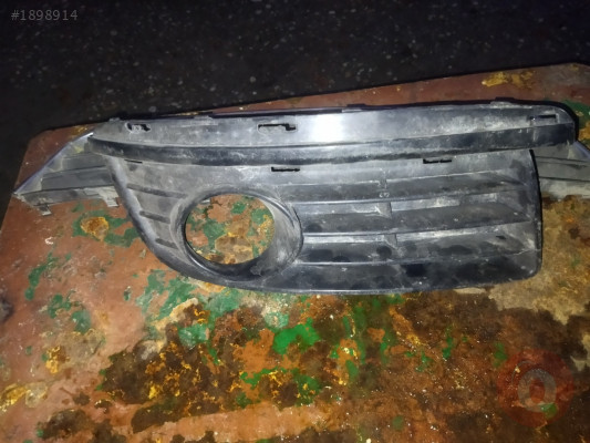 Volkswagen Passat B6 sağ tampon ızgarası