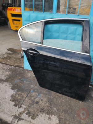 Mercedes w205 sağ arka kapı