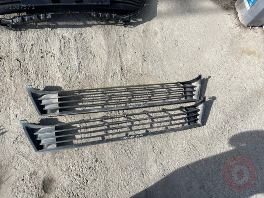 TOYOTA COROLLA ÖN TAMPON ORTA IZGARA ÇIKMA ORJİNAL