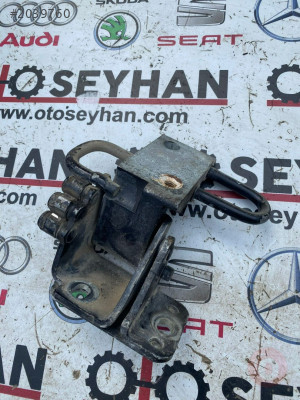 1T0831412C volkswagen caddy 2008 sağ ön kapı alt menteşesi