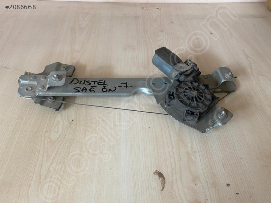 DACİA DUSTER SAĞ ÖN CAM KRİKOSU