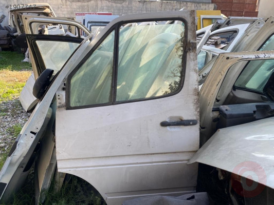 RENAULT TRAFFİC SOL ÖN KAPI ORJİNAL ÇIKMA TEMİZ