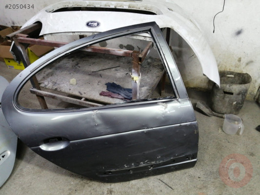 RENAULT MEGANE 1 SAĞ ARKA KAPI